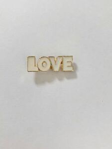 【美品】LOVE エナメル　ゴールド ピンブローチ ホワイト　小ぶり　ミニサイズ