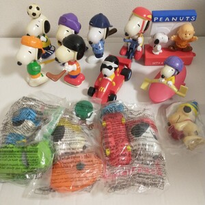 マクドナルド　ハッピーセット　スヌーピー　SNOOPY　12個+KFC 1個セット　ピーナッツ　ミールトイ