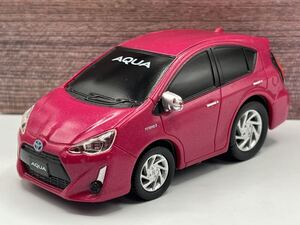 即決有★プルバックカー TOYOTA トヨタ アクア AQUA チェリーパールクリスタルシャイン カラーサンプル★ミニカー