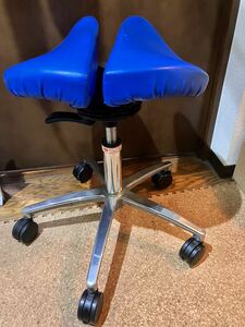 salli chair サリーチェア