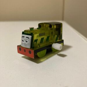 カプセルプラレールトーマスシリーズ スクラフ クリアラメ