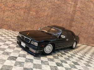 1／24 日産 Y32 シーマ 後期型仕様 黒 完成品