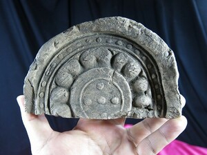 B　新羅軒丸瓦　新羅時代　遺跡発掘品　本物　朝鮮半島　陶器