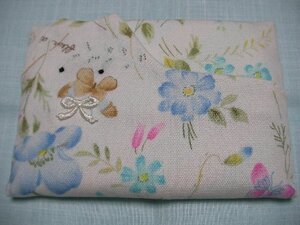 ポケットティッシュカバー☆8,5㎝×13㎝☆水色系☆花柄☆ティシュ入り☆猫型☆ポケットティッシュカバー☆左顔☆白リボン☆