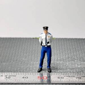 【KS-914】1/64 スケール 男性警察官 フィギュア ミニチュア ジオラマ ミニカー トミカ