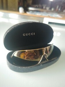 GUCCI　サングラス　ケース付き　ケース剥がれ