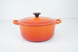 1264 ▲　ル・クルーゼ(Le Creuset) 鋳物 ホーロー 鍋 ココット・ロンド 22 cm オレンジ ガス IH オーブン 対応