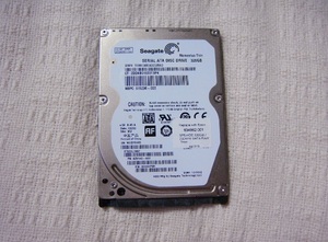 動作状態良好！清掃消毒済み●ハードディスク　HDD●美品●Seagate　３２０GB　SATA　２．５インチ ●PS3 CECH-2500B320GB取出品①