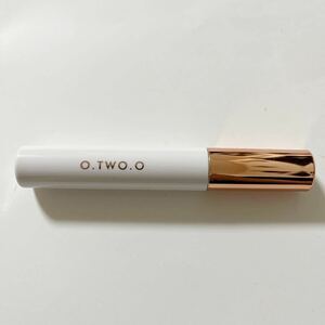 O.TWO.O ・まつ毛美容液・内容量: 1oz/3ml(約2ヶ月分)・定価1836円