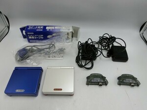 T【HW98-23】【60サイズ】▲ゲームボーイアドバンスSP ファミコンカラー 2台/周辺機器付き/通電可/ジャンク扱い/※傷・汚れ有