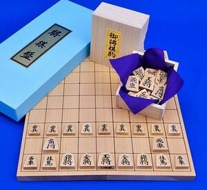 将棋セット　新桂6号折将棋盤セット(木製将棋駒黄楊上彫駒)【囲碁将棋専門店の将碁屋】