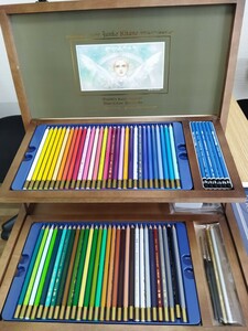 「未使用品」色鉛筆 画材 アート用品 文房具 水彩色鉛筆　きたのじゅんこ　JUNKOKITANO　横44㌢×縦35㌢　重さ1、8kg