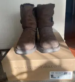 UGG ボタンムートンショートブーツ 8 　25cm