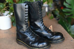 102871 ヴィンテージ　ブーツ　「ドクターマーチン」　Dr. Martens　14ホール　アンティーク　ビンテージ　ブーツ　パンク　