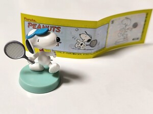 ☆チョコエッグ　フルタ PEANUTS(ピーナッツ) ☆No.5 スヌーピー　ミニフィギュア☆送料140円　テニス ラケット 帽子