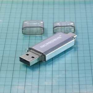 USBメモリ 32GB 2in1 銀 (USB2.0 Type-A／タイプType-Cコネクタ対応 フラッシュメモリー)