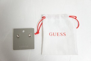 美品 Guess ゲス TONE SPARKLE HEART PIERCE スワロフスキー ハート ピアス ナノコーティング加工 UBE82308 シルバー 真鍮 本物 125L