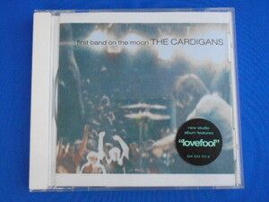 CD/The Cardigans カーディガンズ/FIRST BAND ON THE MOON ファースト・バンド・オン・ザ・ムーン(輸入盤)/中古/cd22647