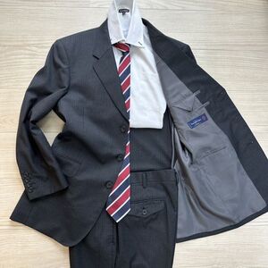 【Ermenegildo Zegna】 エルメネジルドゼニア　紳士のブランド　Lサイズ程度　グレー　ストライプ　ウール　スーツ メンズ　セットアップ