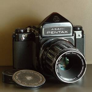 正常動作品 PENTAX 67 ペンタックス 6×7 レンズセット MACRO-TAKUMAR/ 6X7 135mm F4 ① モルト交換済み シャッターOK 中判カメラ