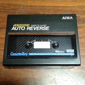 つ045 AIWA CassetteBoy アイワ カセットボーイ ポータブルカセットプレーヤー 昭和レトロ 動作未確認