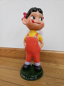 ペコちゃん人形 高さ約30cm ブリキ台