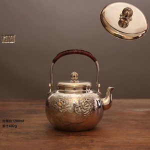 古銀 茶壺 「純銀鏨刻牡丹紋提梁壺」 銀瓶 煎茶 湯沸 急須 茶道具 南鐐 金工 茶器 時代物 LT-09122