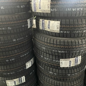 最短当日出荷 在庫品 個人宅OK 4本 クムホ CW61 195/80R15 107/105L LT 2024年製 送料込37730円～ 正規品 倉庫保管 ハイエース NV350