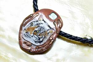 虎　tiger ガラス工芸家の創作した一点物のガラスのアクセサリー。トンボ玉 (y2571-476 ) glass accessory BEADS 蜻蛉玉　ペンダントトップ