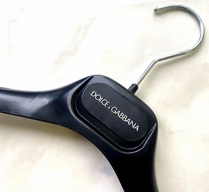 【訳あり】 DOLCE&GABBANA （ドルチェ&ガッバーナ）プラスチック ロゴ ハンガー ジャケット コート LOGO Hanger