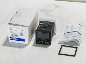 ○OMRON　オムロン　プリセットカウンタ　H7CX-A4W-N　4桁　標準タイプ　電子カウンタ　入力:100-240VAC　電子機器　　O.05.11.L