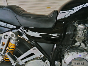 183　XJR1300用　ZIIタイプサイドカバー