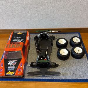 ラジコン シャーシ　TEAM LOSI JRXT チームロッシ　ボディ、タイヤセット