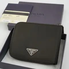 ✨未使用展示品・箱保証書付き✨　PRADA ミニ財布　ナイロン　三角プレート