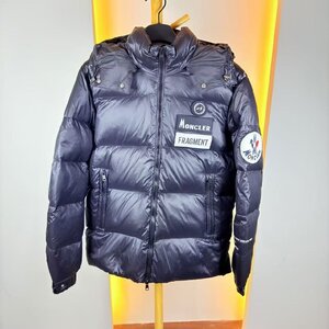 モンクレール Moncler サイドロゴパッチ ダウンジャケット ブラック メンズ ジッパー