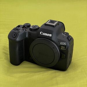 Canon EOS R6 MarkⅡ ボディ 販店保残有 極美 純正バッテリー２個 純正充電器 未使用純正ストラップ