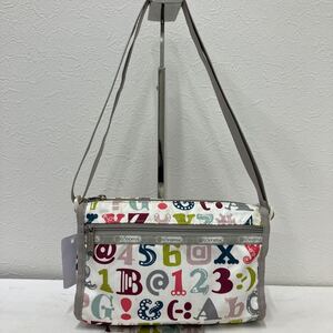 □44−1791 LeSportsac レスポートサック レディース ショルダーバッグ 斜めがけバッグ 軽量 カジュアル 数字 アルファベット グレー 白