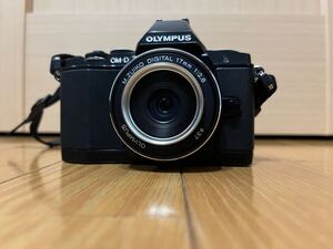 OLYMPUS OM-D E-M10 ブラック