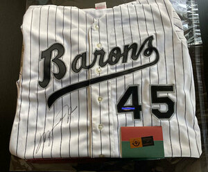 マイケル・ジョーダン直筆サイン入り Birmingham Barons Baseball Jersey UDA