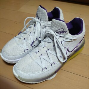 LEBRON 17 LOW　WHITE/VOLTAGE PURPLE　2019　CD5007-102　レブロン　ナイキ　NIKE　27.5cm