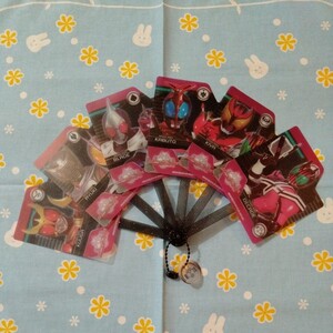 仮面ライダー ディケイド 扇子 平成ライダー 中古美品 せんす センス 団扇 うちわ クウガ アギト 龍騎 555 ブレイド 響鬼 カブト 電王 キバ