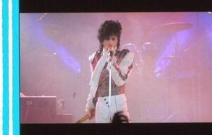 パープルレイン 35mm映画フィルム プリンス as ザ・キッド アルバートマグノーリ監督 Prince as The Kid ■連続５コマ PURPLE RAIN