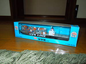 ダイキャスト製 NYK LINE コンテナ船 1/1200 Tri-ang M/NIC 年数経過未使用品現状渡し