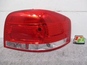 新品! A3 8P系 アウディ/Audi 右テールランプ/ライト/レンズ 社外品 8P0 945 096 A 8P0945096A(93335)