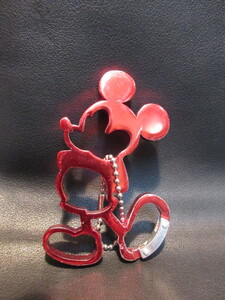 Disneyland土産 MICKEYMOUSE Keyholder 色WINERED長80×幅55×厚5mm 中古経年変化有 AnahaimDL購入 MMを身近に感じたい方にお譲りしたい