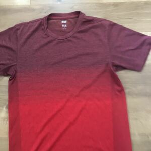 ユニクロ　半袖Tシャツ　赤系グランディーション　Ｌサイズ 美品