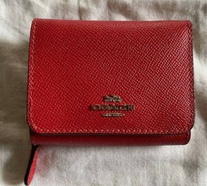 COACH コーチ　ラウンドジップ　赤　レザー　外は美品　内側確認　定番　高級タイプ