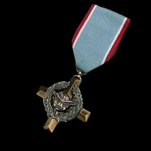 【送料無料】米バッジ 米空軍 十字勲章 米軍メダル 勲章 勲章記念メダル cdp181