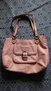 COACH レザー ショルダーバッグ。