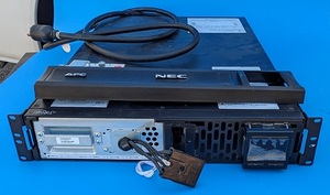 N8142-106 無停電電源装置(200V・3000VA)(ラックマウント用)ＮＥＣ製電池は劣化していたので廃棄しました